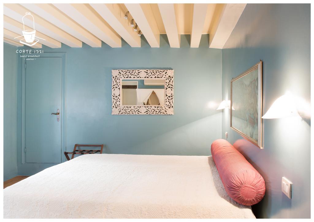 Corte 1321 Venice Room photo