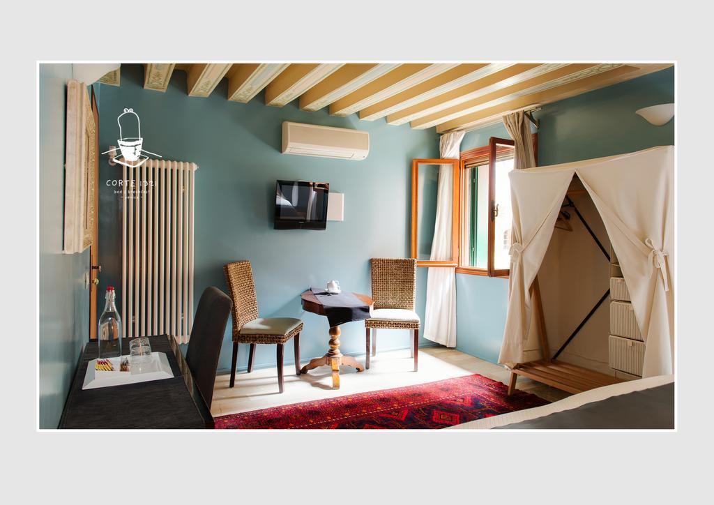 Corte 1321 Venice Room photo