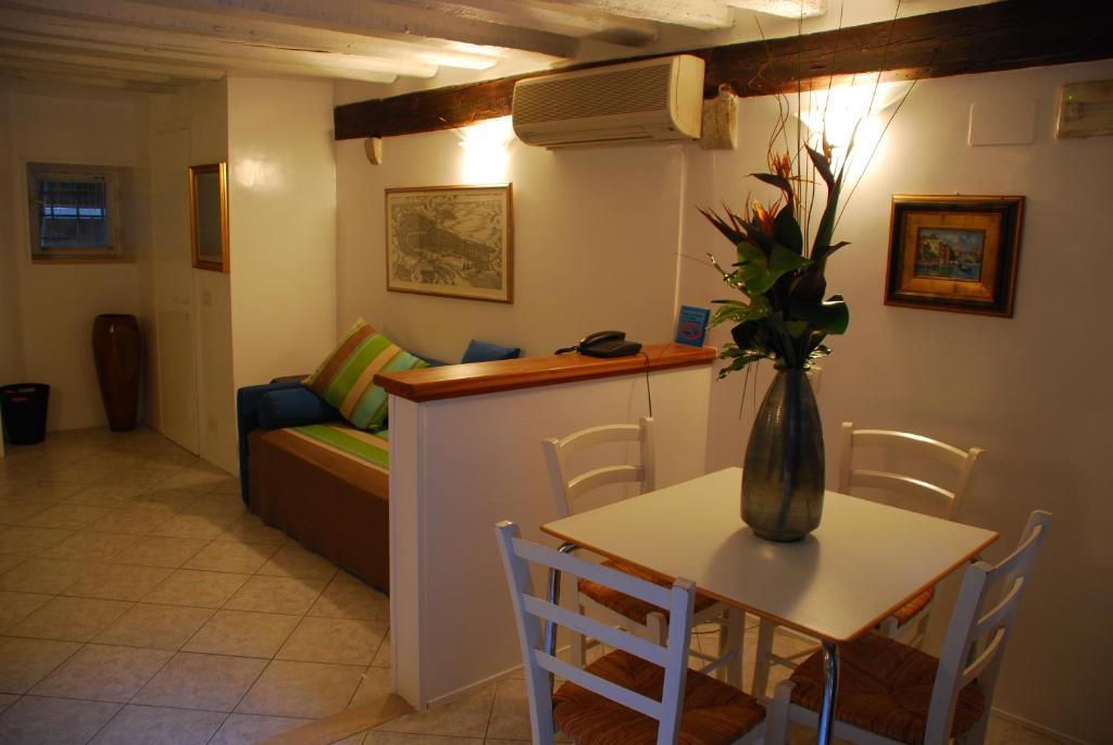 Corte 1321 Venice Room photo
